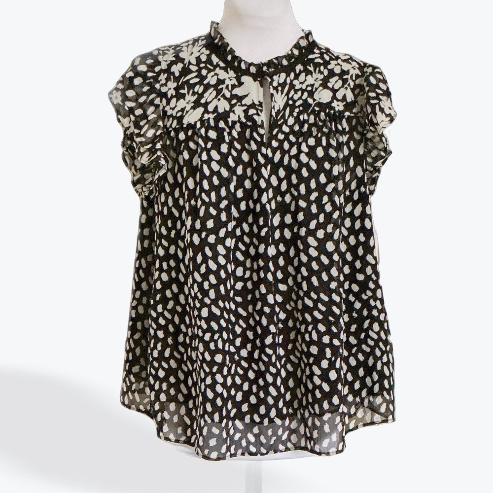 Cupcakes and Cashmere Black Ivory Floral Ruffle Blouse Medium Flutter Sleeve